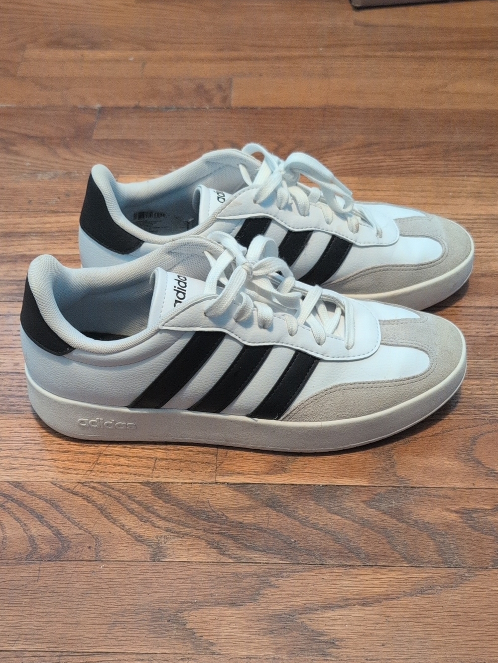 Adidas Women's sneaker, Size 11
